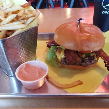 Sweet Tea Express - Amazing Bacon Cheeseburger add jalapenos! - Barbeque Near Me - Central Point, Oregon