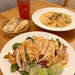 Lime Camellia Tea w/ Strawberry, Garlic Baguette, Spicy Shrimp Pasta w/ Cream Sauce, & Quinoa Chicken Breast Salad