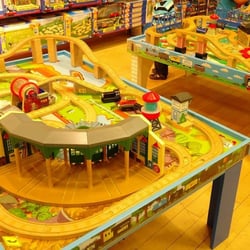 Totally Thomas' Toy Depot - Train Tables.