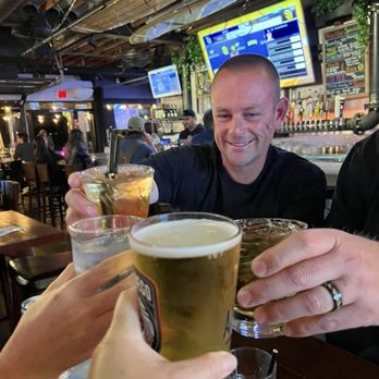 Nautilus Tavern - Friends having drinks - American Near Me - San Diego, California