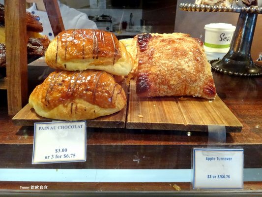 Blue Hat Bakery & Bistro at Pacific Institute of Culinary Arts by null