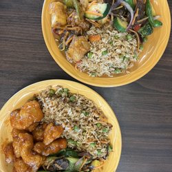Canyon Lodge Cafeteria - Tofu bowl, Orange chicken bowl
