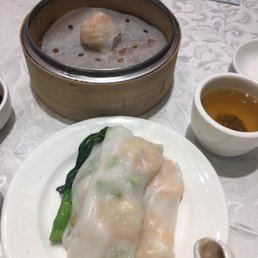 Shrimp crepe and shrimp dumpling