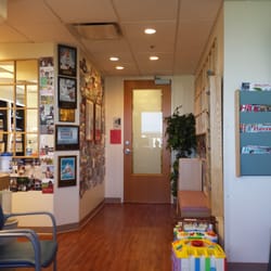 Michael Sia, MD - Comfortable and clean waiting area with TV and video game for kids