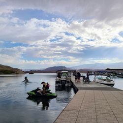 Cottonwood Cove Resort & Marina - Courtesy dock