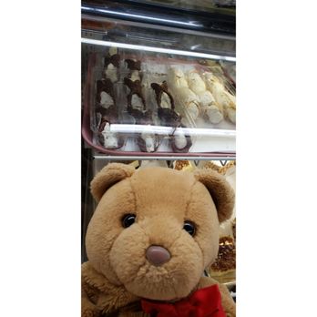 Monte Carlo Deli - Canollis! #dessert #mortimerthebear #montecarlodelicatessen #italian #pinocchiorestaurant #burbank - Italian Near Me - Burbank, California