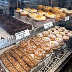 Cafe Club & Bakery