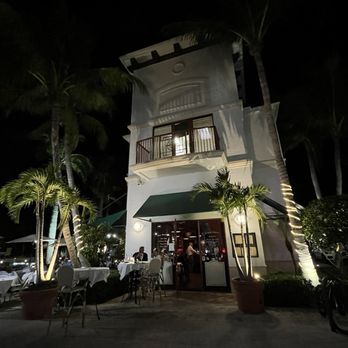 Cafe Des Artistes - Another view of the restaurant! - French Near Me - Jupiter, Florida