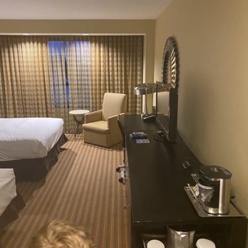 Hilton Omaha - Guest room - Hotels Near Me - Omaha, Nebraska Hilton Omaha - Guest room - Hotels Near Me - Omaha, Nebraska