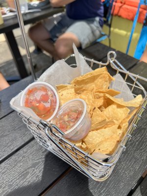 Los Ninos Taqueria by null