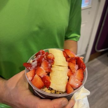 Tropical Berry - KING - Açaí Bowl 24oz - Acai Bowls Near Me - Kenmore , Washington Tropical Berry - KING - Açaí Bowl 24oz - Acai Bowls Near Me - Kenmore , Washington