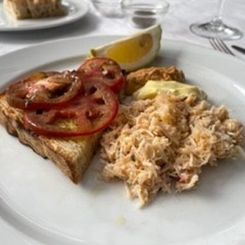 The River Cafe - Devon crab with bruschetta starter - Italian Near Me - London, XGL