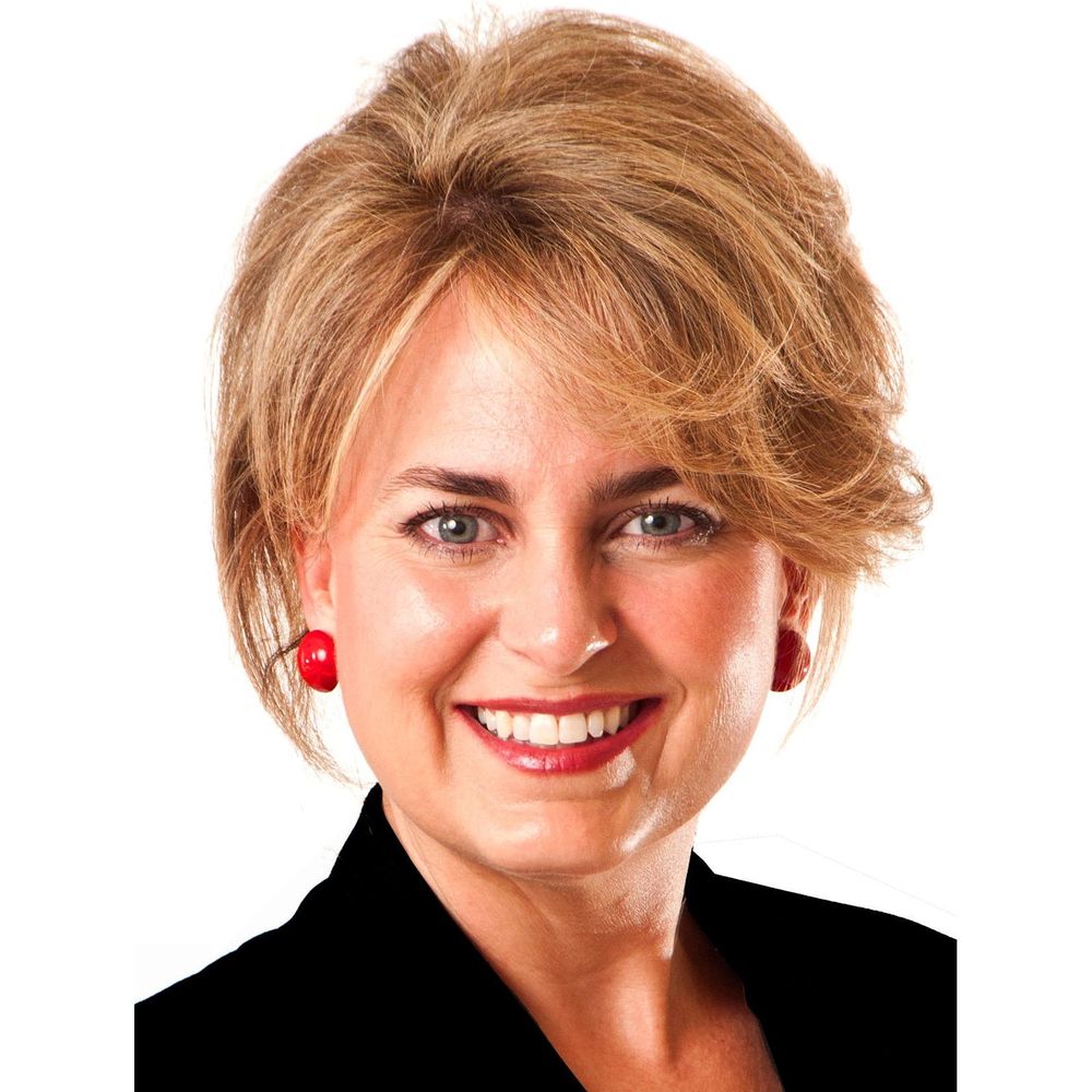 JULIE BECKER Updated September 2024 Kerrville, Texas Real Estate