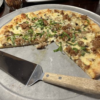 Pizzicato Pizza - Murray Hill - Quattro formaggi - Pizza Near Me - Beaverton, Oregon Pizzicato Pizza - Murray Hill - Quattro formaggi - Pizza Near Me - Beaverton, Oregon