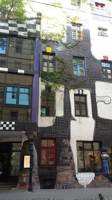 Kunst Haus Wien. Museum Hundertwasser by null
