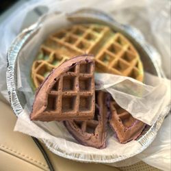 Teazentea - Antioch - Ube waffle