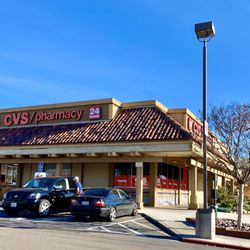 MinuteClinic at CVS - Beautiful 2019 winter day. Christmas is next week