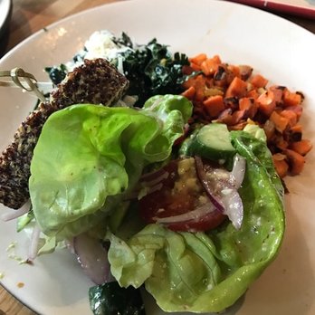 True Food Kitchen - Quinoa burger- really good - Vegetarian Near Me - Pasadena, California True Food Kitchen - Quinoa burger- really good - Vegetarian Near Me - Pasadena, California