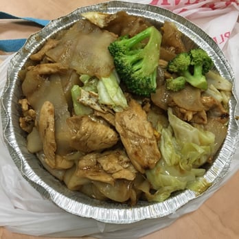 Miracle Thai - Pad see ew - Street Vendors Near Me - New York, New York