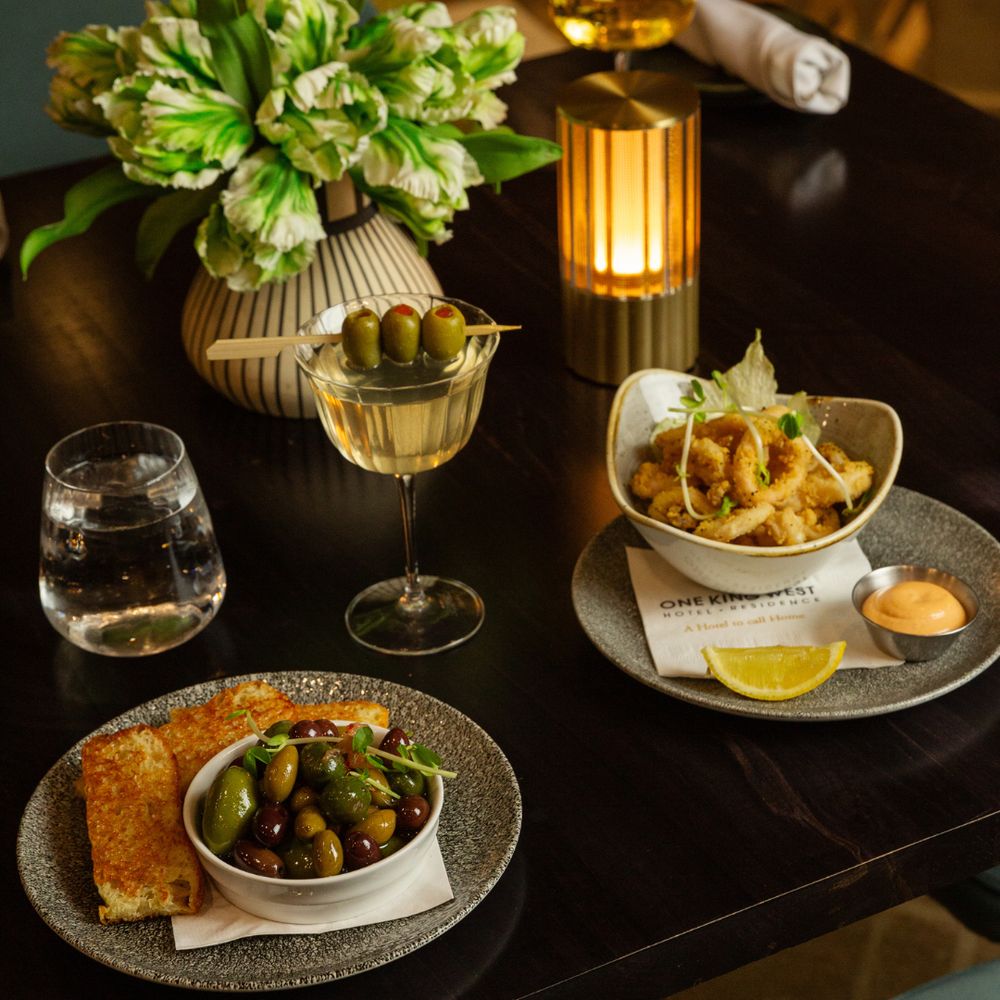 Teller's Bar and Lounge Image