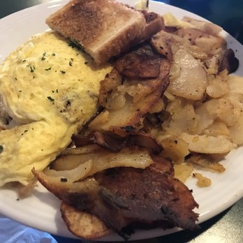 The Frog Pond - Breakfast & Brunch Near Me - St Pete Beach, Florida