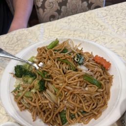 Vegetable chow mein Vegetable chow mein