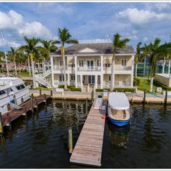 Quail Valley River Club - Dockmaster office and Boathouse