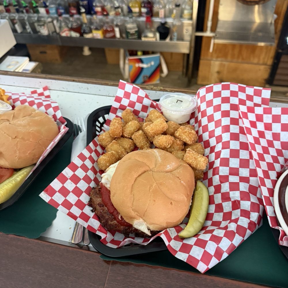 Debs Spare Time - Pizza Burger* - Bars Near Me - Oshkosh, Wisconsin
