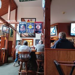 Stutesy's Pub & Grill - Pub's walls