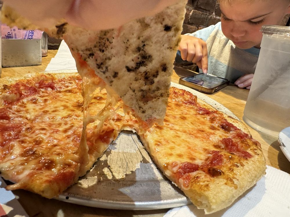 Food from Elliot's Wood Fired Kitchen & Tap