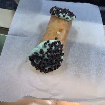 Mike's Pastry - Bakeries Near Me - Boston, Massachusetts