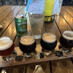 Live Edge Brewing Company - Flight and cider
