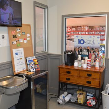 Fausak's Express Lube - Clean and comfortable waiting area! - Auto Repair Near Me - Mobile, Alabama Fausak's Express Lube - Clean and comfortable waiting area! - Auto Repair Near Me - Mobile, Alabama