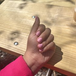 La Vina Nail & Spa - Gel manicure