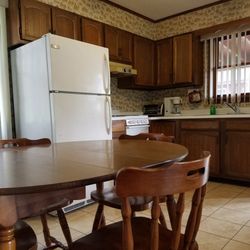 The Gold Eagle - Cabins with kitchens lake george