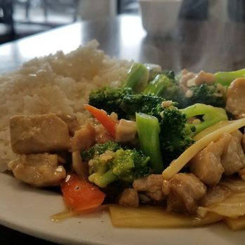 3 Star Restaurant - $5.75 Chinese Chicken and broccoli - Filipino Near Me - Vallejo, California
