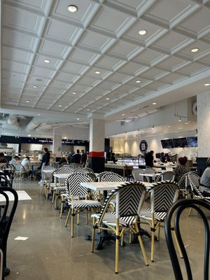 Paris Baguette by null