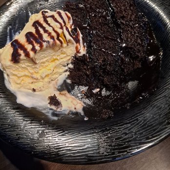 Buffalo Wild Wings - CHOCOLATE FUDGE CAKE..... HMMMMM - Chicken Wings Near Me - Wethersfield, Connecticut