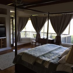 Kauai Banyan Inn - Gorgeous room, this picture doesn't do it justice. This is the Ulu suite.