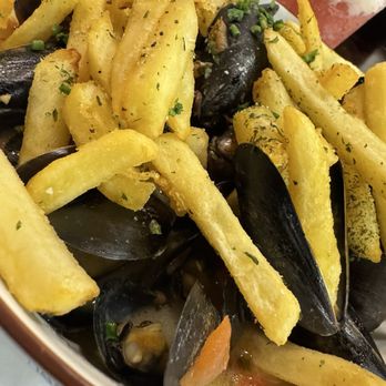 Charlys Waterfront - Mussels and Fries - Burgers Near Me - Essex, Maryland