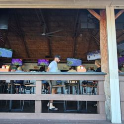The Hive Waterfront Restaurant & Tiki - Tiki bar