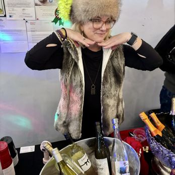 Yelp Party: Après Ski - The homecoming queen! - Yelp Events Near Me - Novato, California Yelp Party: Après Ski - The homecoming queen! - Yelp Events Near Me - Novato, California