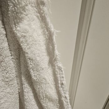Elyton Hotel, Autograph Collection - Old frayed towels - Hotels Near Me - Birmingham, Alabama