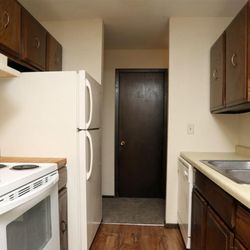 North Shore Apartments - Each spacious unit at North Shore Apartments features full-size kitchens with beautiful hardwood floors well-equipped with up...