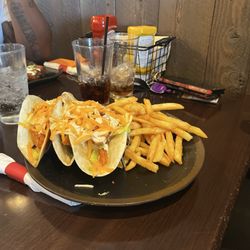 Trak Houz - Fish Tacos and fries