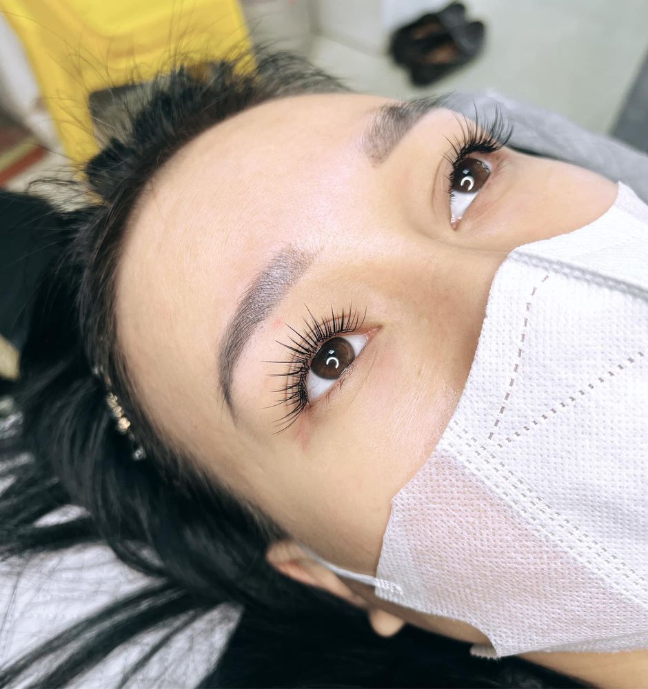 Lashes By Miaa Logo