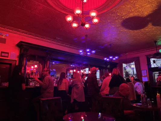 Golden Era Cocktail Bar and Lounge by null