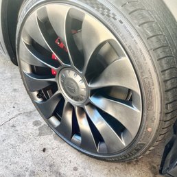 Angle one of after repair (Tesla Model Y 2022 - 21" wheel)