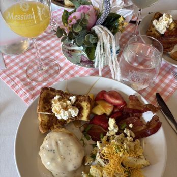 Messina Hof Grapevine Winery - Mother's Day Brunch - Wineries Near Me - Grapevine, Texas