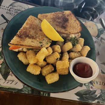 Roxx on Main - Crab melt with tater tots - American Near Me - Martinez, California Roxx on Main - Crab melt with tater tots - American Near Me - Martinez, California